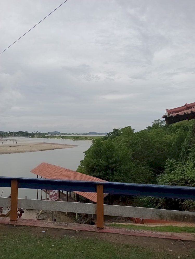 Turistas e moradores reclamam da falta de infraestrutura na Praia do Sossego em Itamaracá