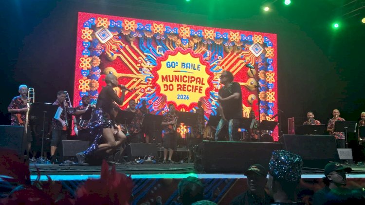 Carlinhos Brown foi atração especial no Baile Municipal do Recife 2026