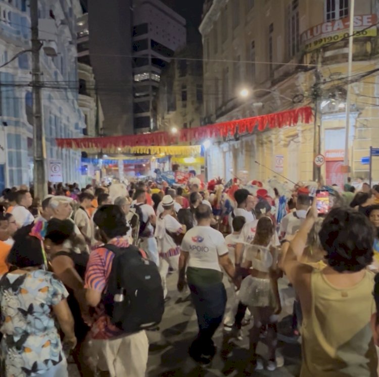 OPINIÃO: Recife Antigo agitado no pré-Carnaval levanta discussões sobre a ocupação permanente do bairro